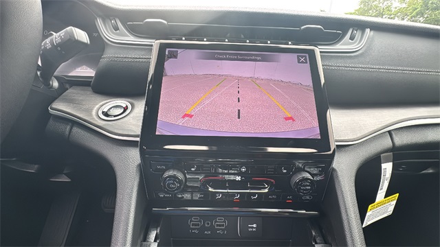 new 2025 Jeep Grand Cherokee car, priced at $48,703