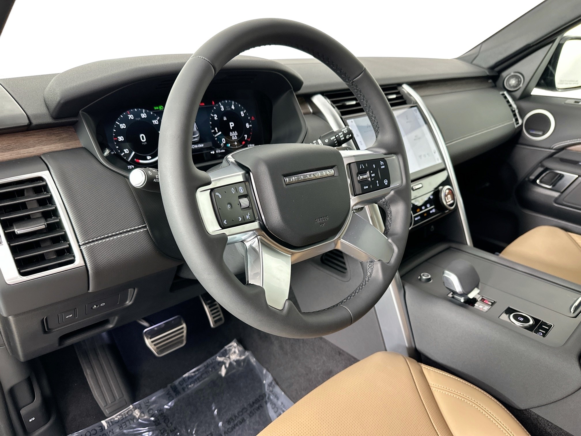 new 2025 Land Rover Discovery car, priced at $75,510