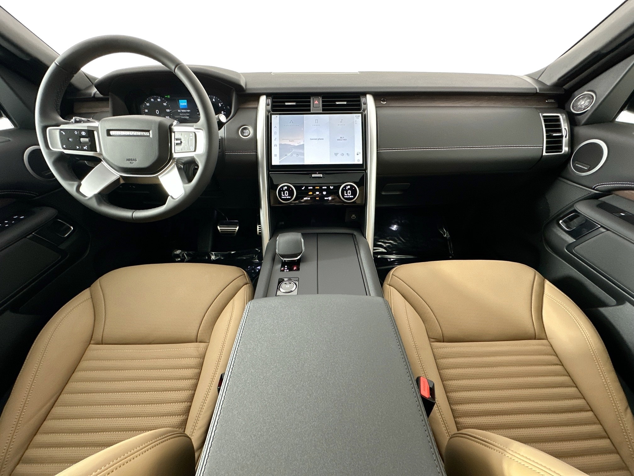 new 2025 Land Rover Discovery car, priced at $75,510