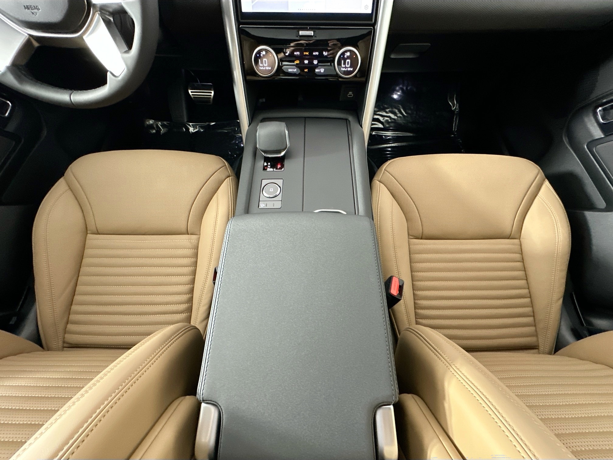 new 2025 Land Rover Discovery car, priced at $75,510
