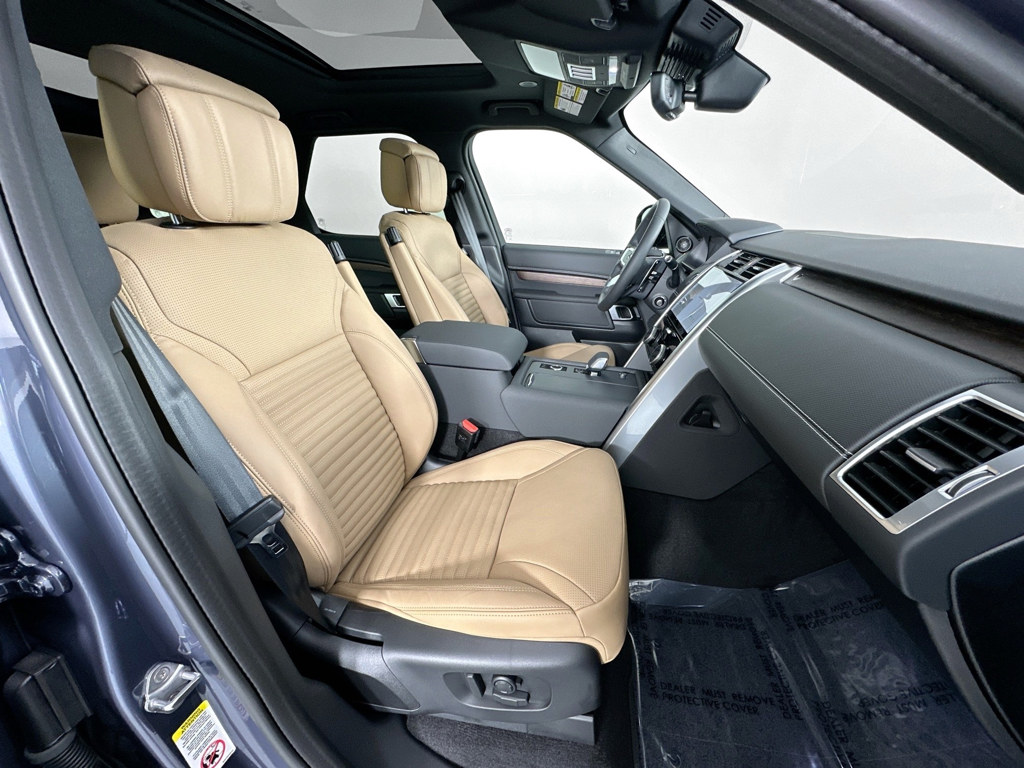 new 2025 Land Rover Discovery car, priced at $75,510