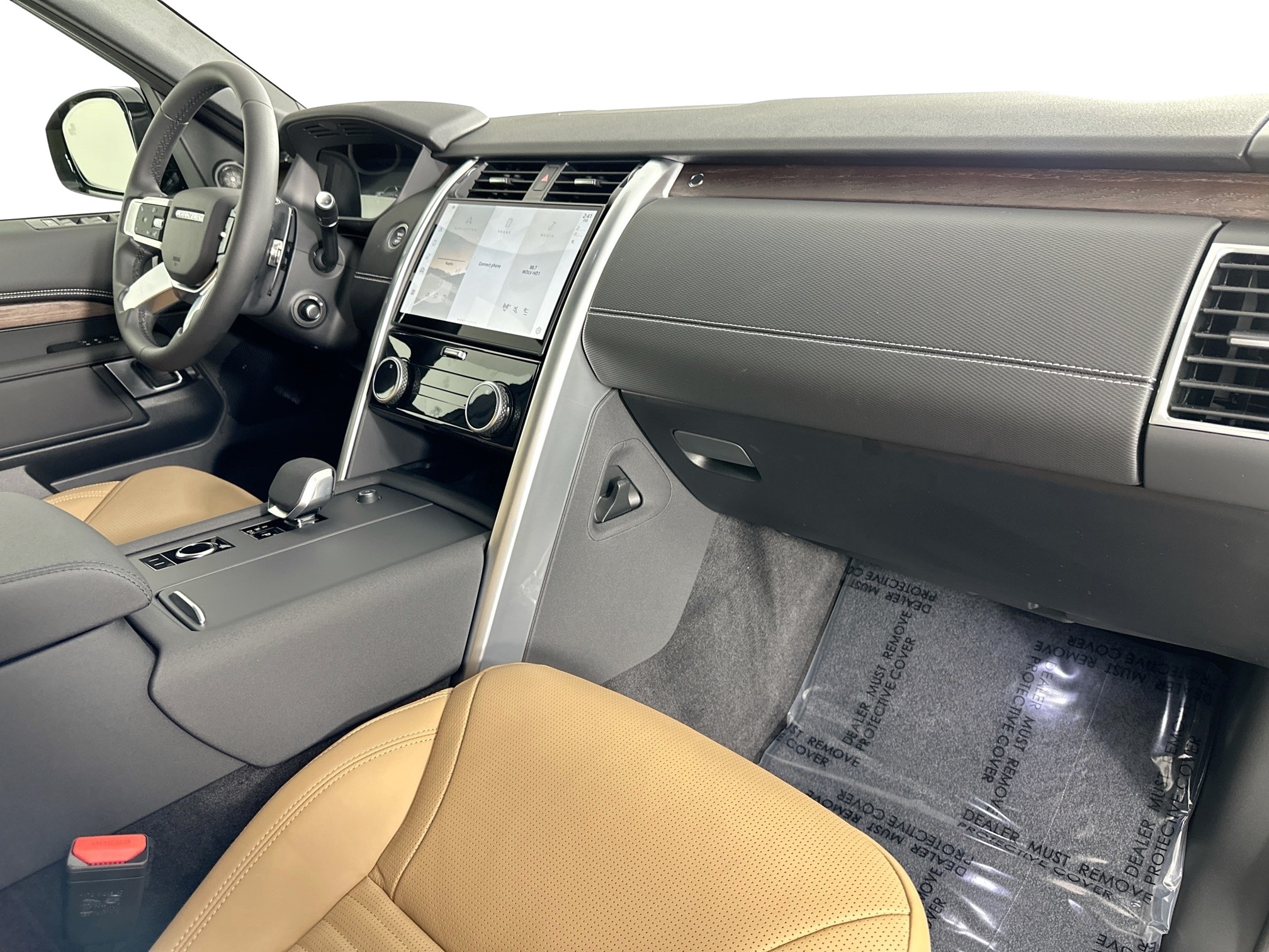 new 2025 Land Rover Discovery car, priced at $75,510