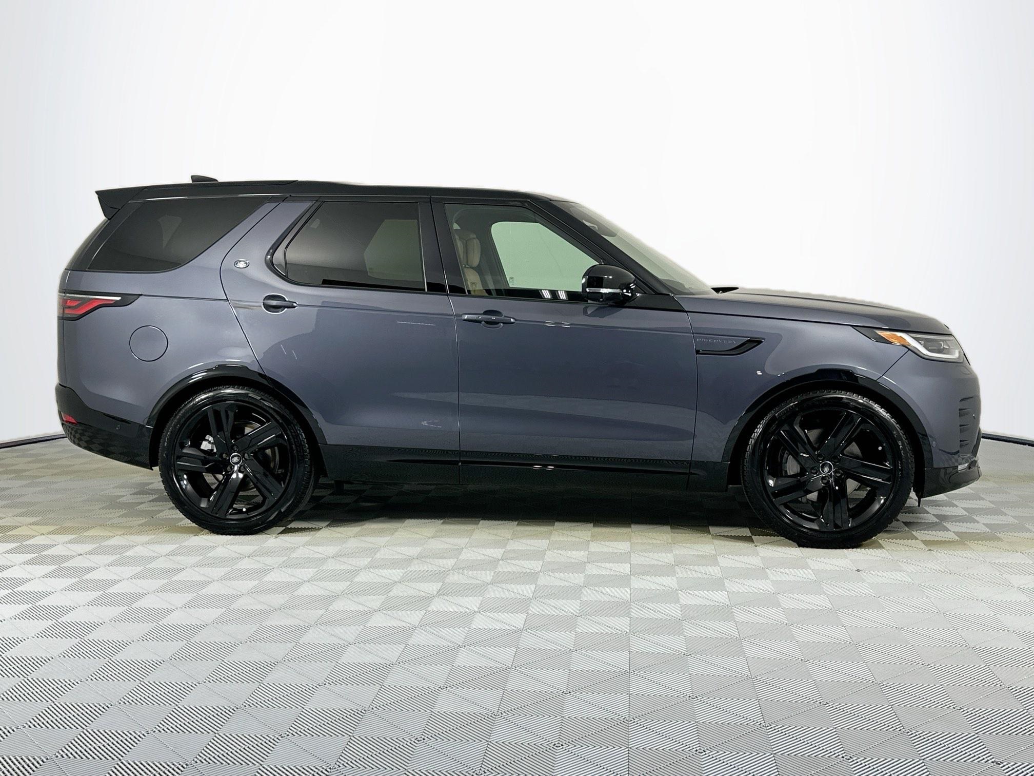 new 2025 Land Rover Discovery car, priced at $75,510