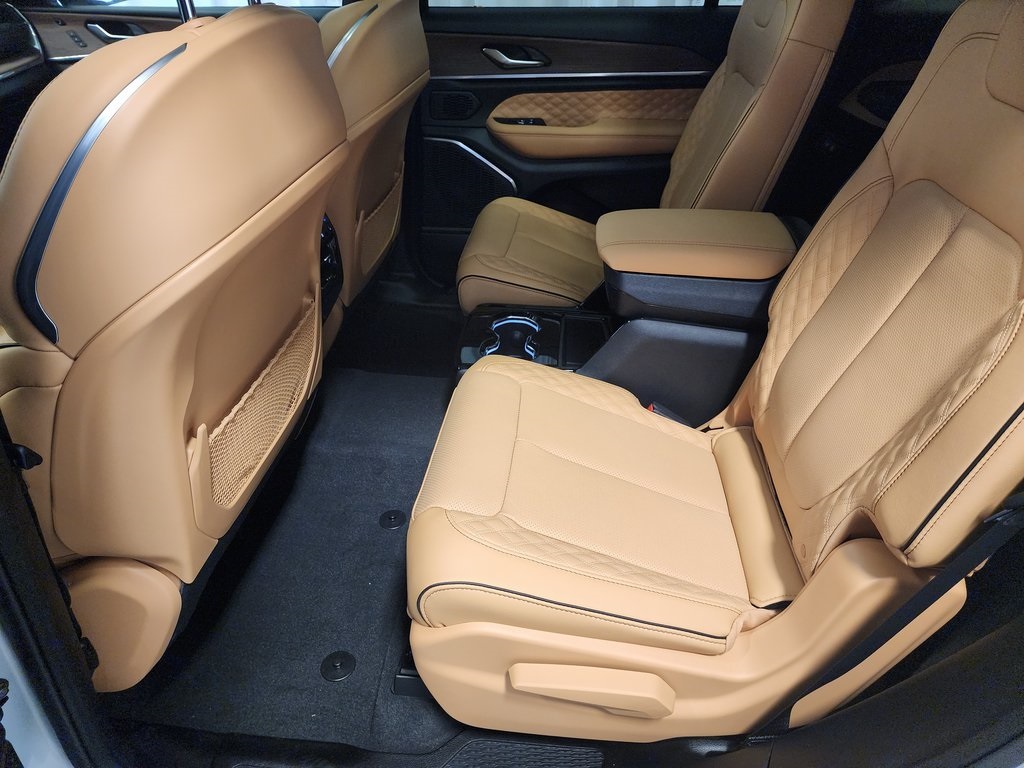 new 2025 Jeep Grand Cherokee L car, priced at $62,226