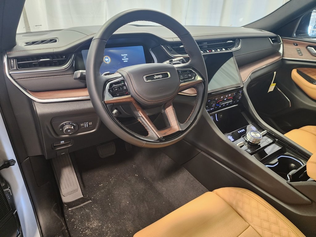 new 2025 Jeep Grand Cherokee L car, priced at $62,226