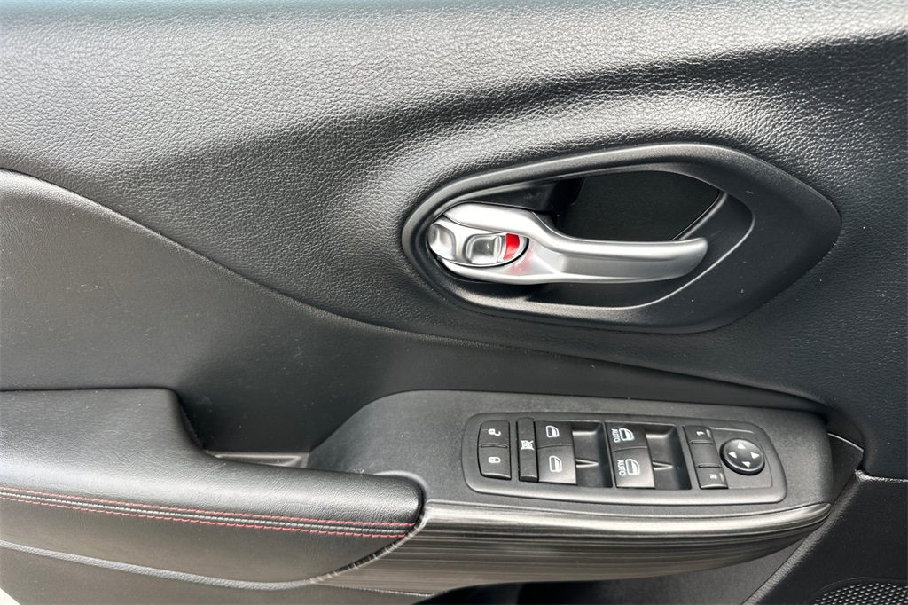 used 2015 Jeep Cherokee car, priced at $12,951