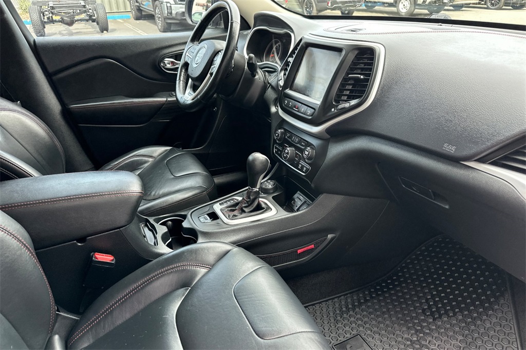 used 2015 Jeep Cherokee car, priced at $12,951