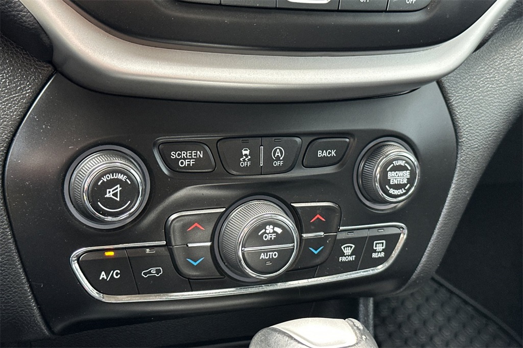 used 2015 Jeep Cherokee car, priced at $12,951