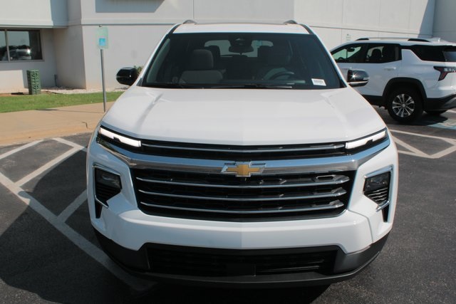 new 2025 Chevrolet Traverse car, priced at $44,695