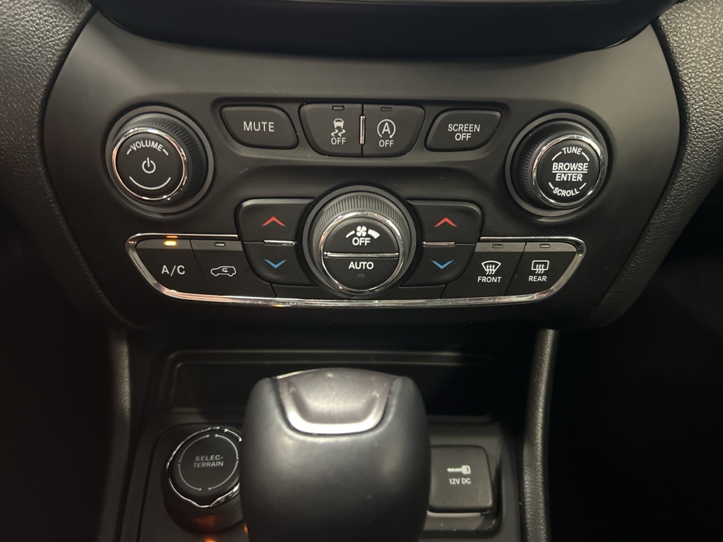 used 2021 Jeep Cherokee car, priced at $20,989