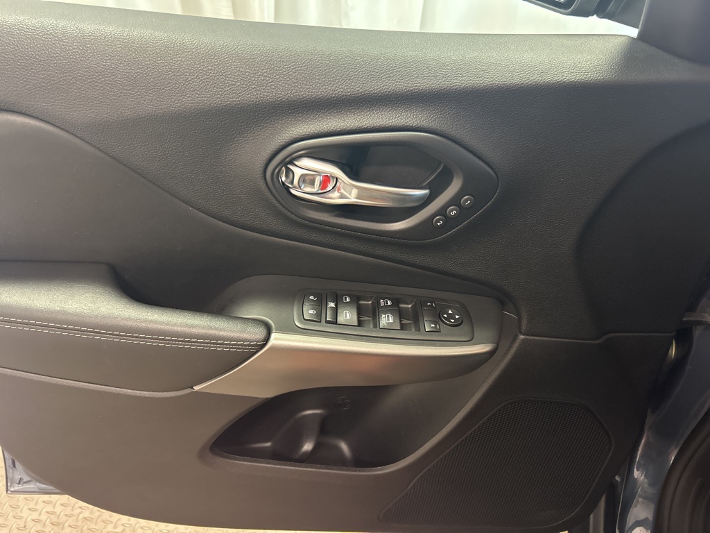 used 2021 Jeep Cherokee car, priced at $20,989