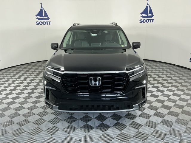 used 2025 Honda Pilot car, priced at $47,150