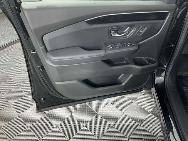 used 2025 Honda Pilot car, priced at $47,150