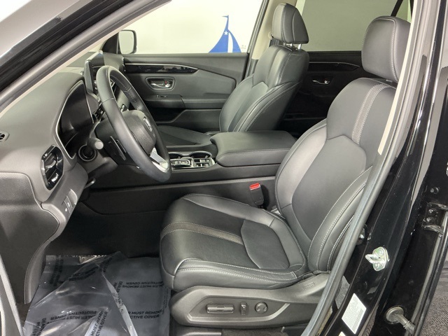 used 2025 Honda Pilot car, priced at $47,150