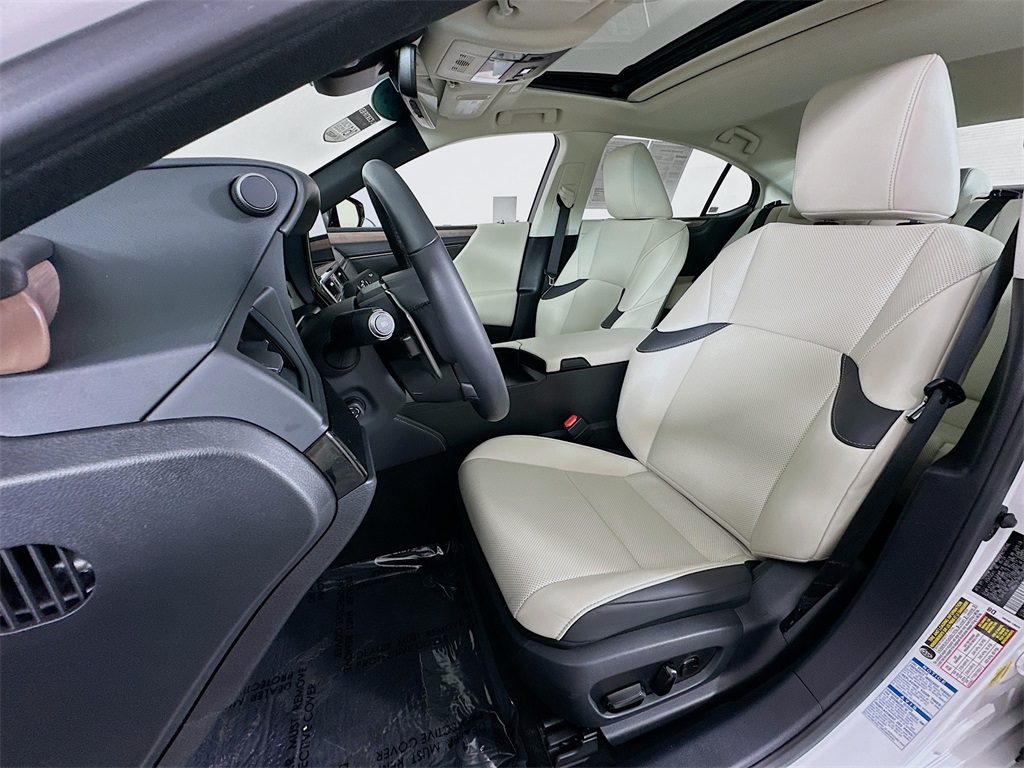 used 2024 Lexus ES car, priced at $40,990
