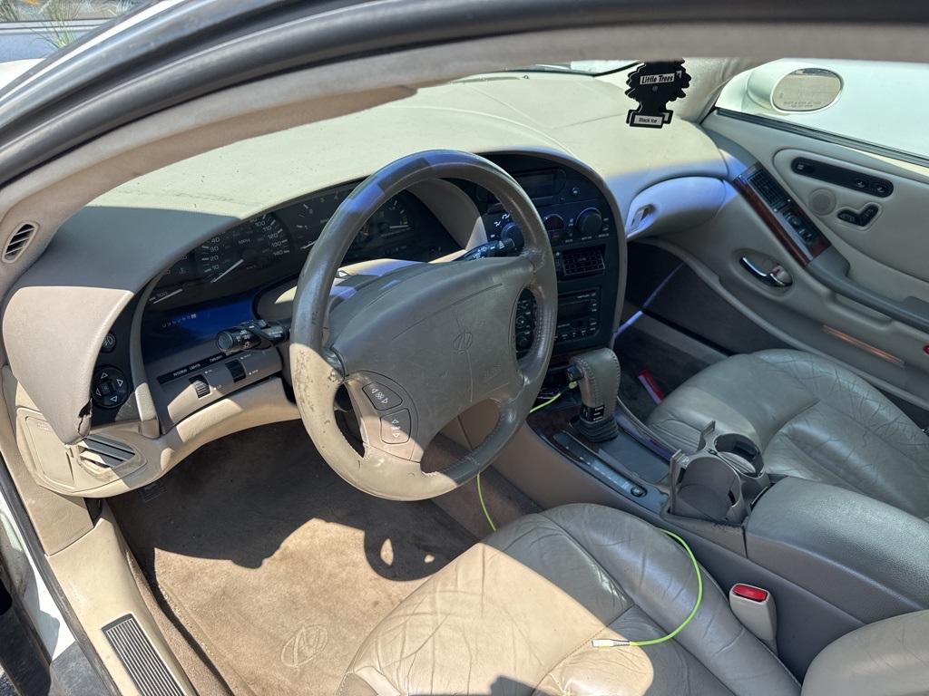 used 1999 Oldsmobile Aurora car, priced at $3,250
