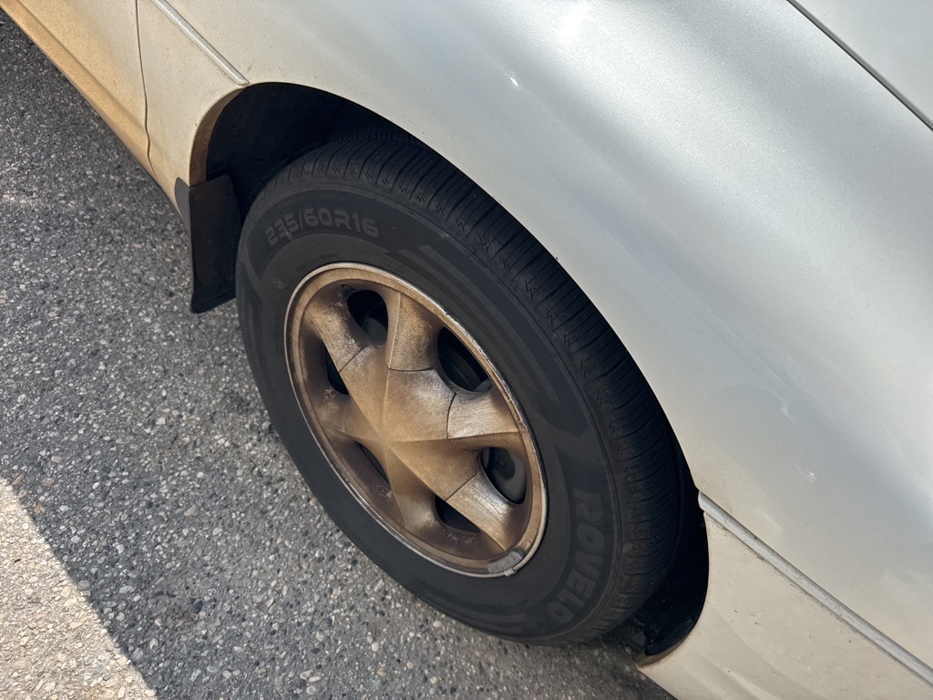 used 1999 Oldsmobile Aurora car, priced at $3,250