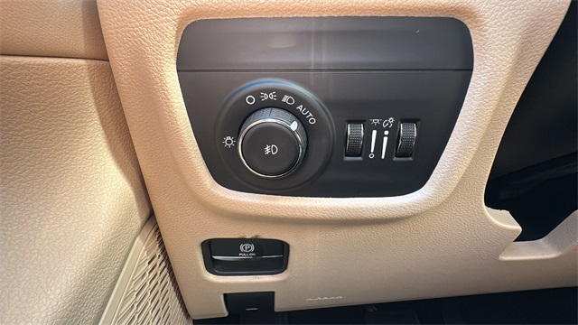 new 2025 Jeep Grand Cherokee car, priced at $45,025