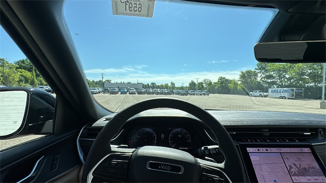 new 2025 Jeep Grand Cherokee car, priced at $45,025