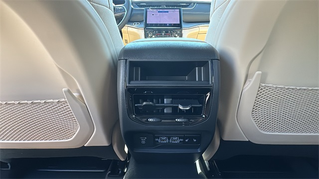 new 2025 Jeep Grand Cherokee car, priced at $45,025