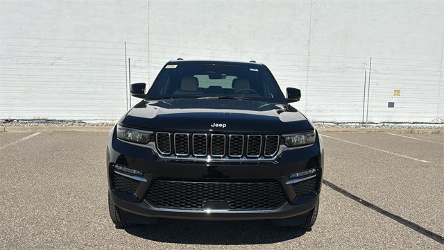 new 2025 Jeep Grand Cherokee car, priced at $45,025