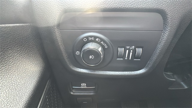 new 2025 Jeep Grand Cherokee car, priced at $46,922