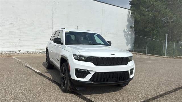 new 2025 Jeep Grand Cherokee car, priced at $46,922