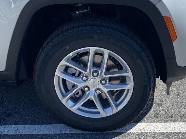 new 2025 Jeep Grand Cherokee car, priced at $32,922
