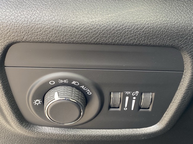 new 2025 Jeep Grand Cherokee car, priced at $32,922