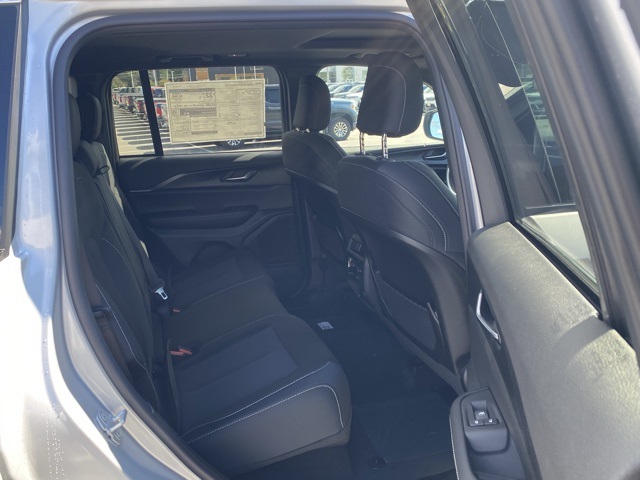 new 2025 Jeep Grand Cherokee car, priced at $32,922