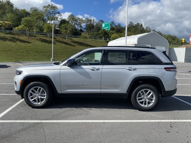 new 2025 Jeep Grand Cherokee car, priced at $32,922