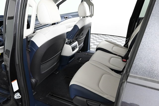 new 2025 Kia Carnival Hybrid car, priced at $43,632