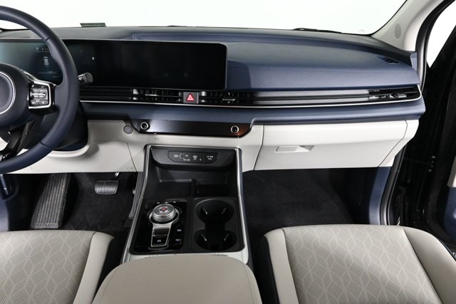 new 2025 Kia Carnival Hybrid car, priced at $43,632