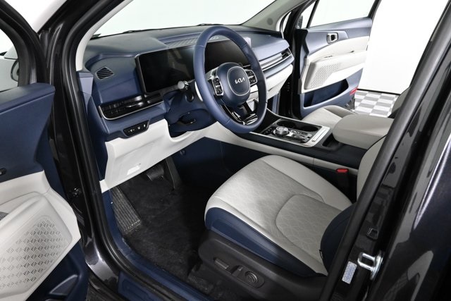 new 2025 Kia Carnival Hybrid car, priced at $43,632