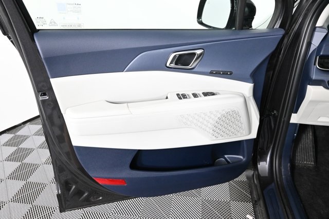 new 2025 Kia Carnival Hybrid car, priced at $43,632