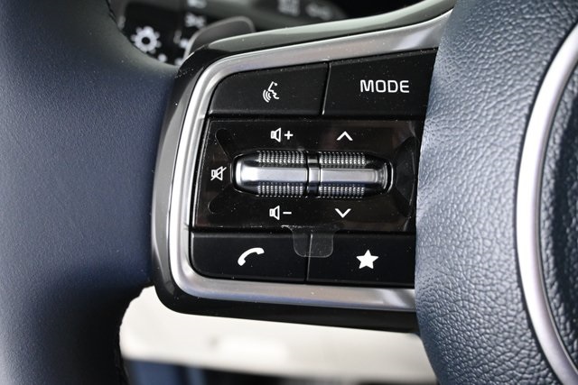 new 2025 Kia Carnival Hybrid car, priced at $43,632