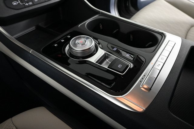 new 2025 Kia Carnival Hybrid car, priced at $43,632
