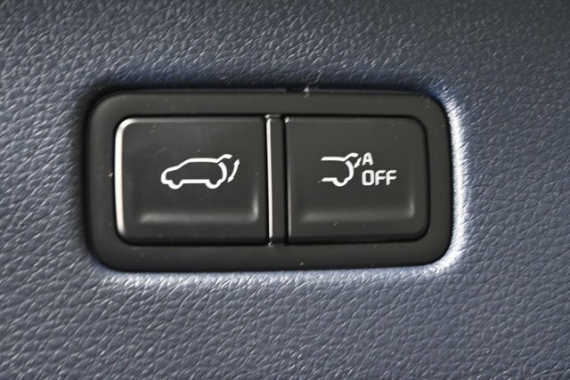 new 2025 Kia Carnival Hybrid car, priced at $43,632