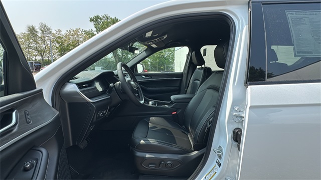 new 2025 Jeep Grand Cherokee L car, priced at $50,113