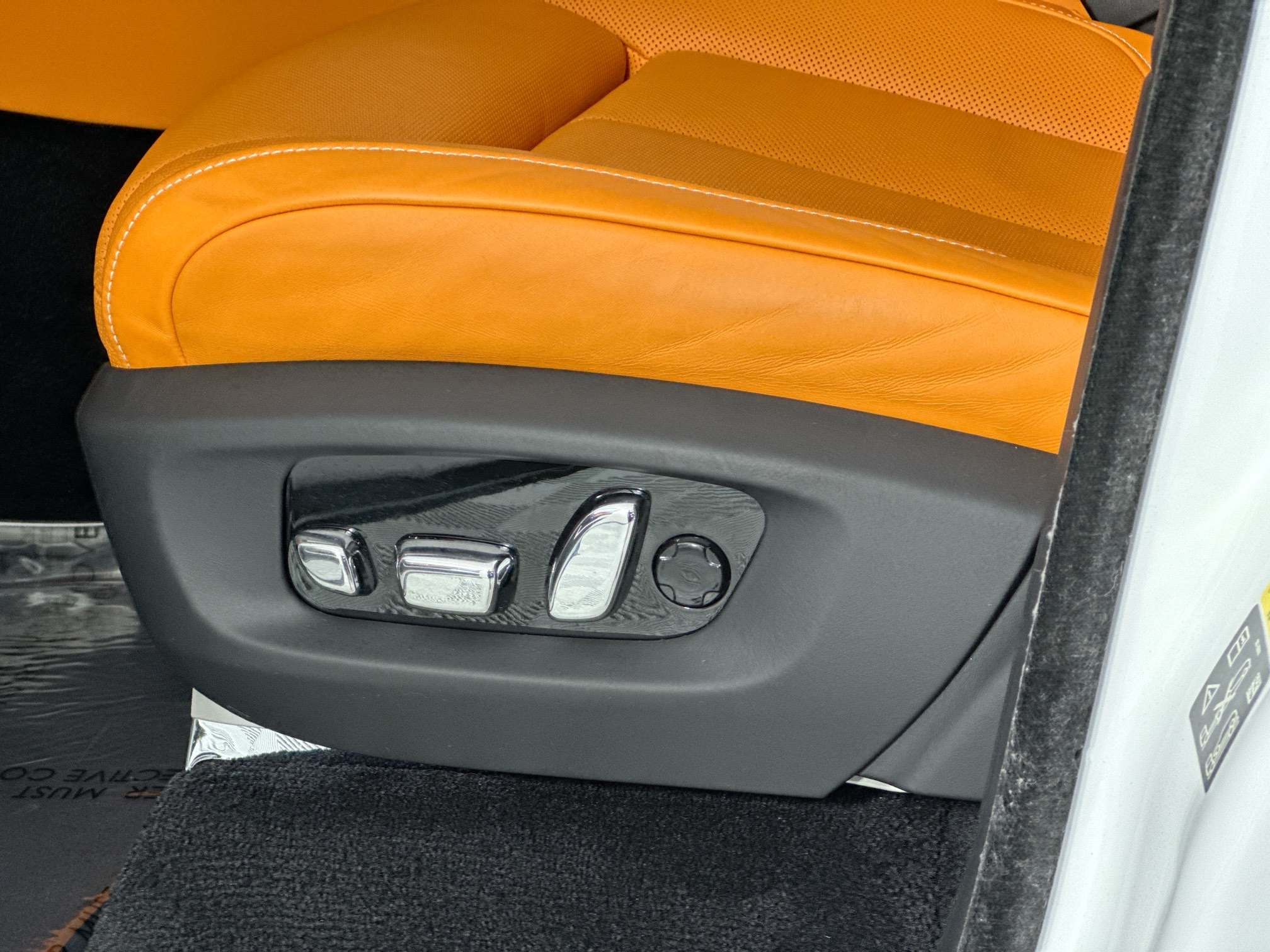 used 2023 Rolls-Royce Cullinan car, priced at $369,999