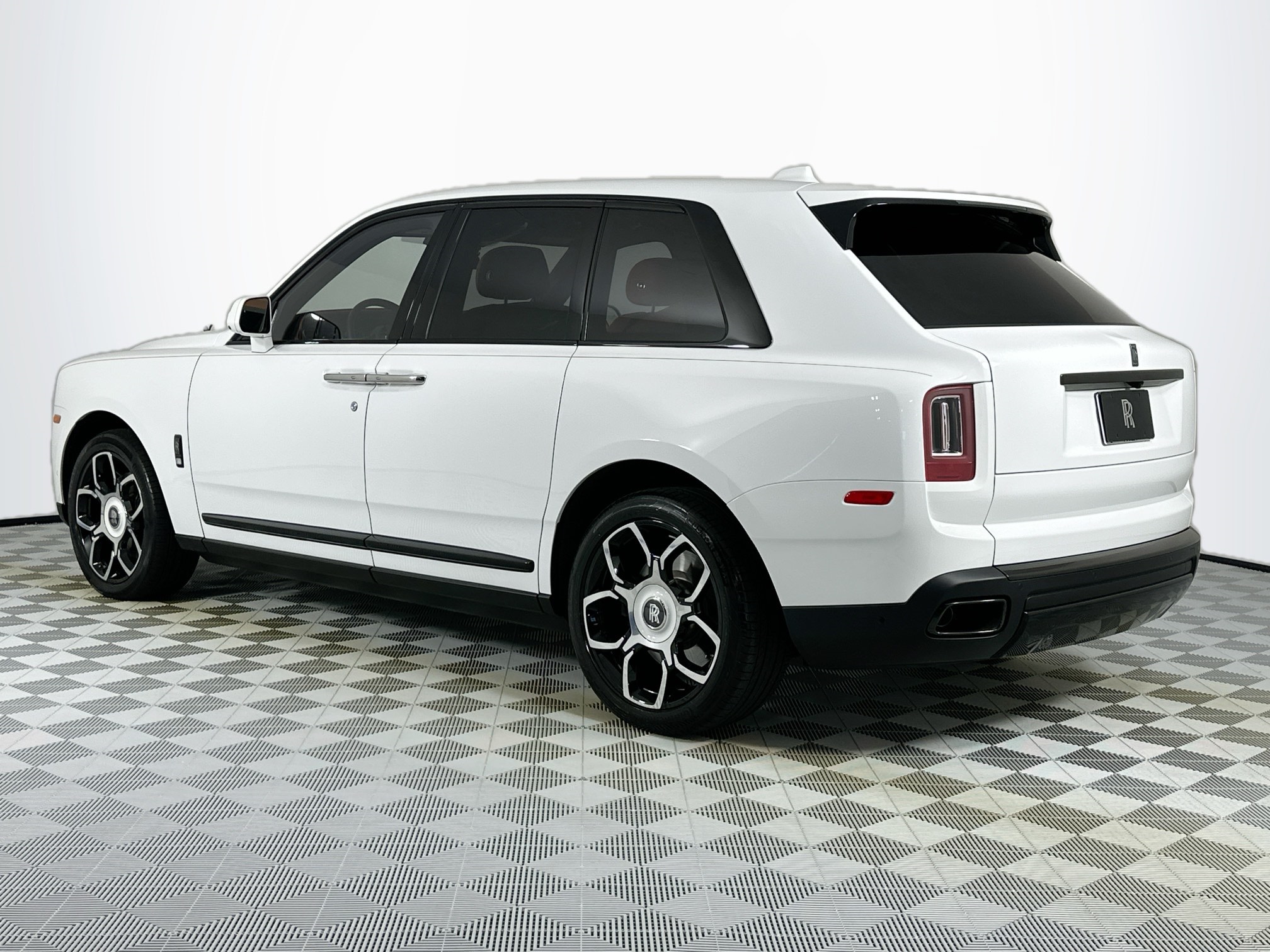 used 2023 Rolls-Royce Cullinan car, priced at $369,999