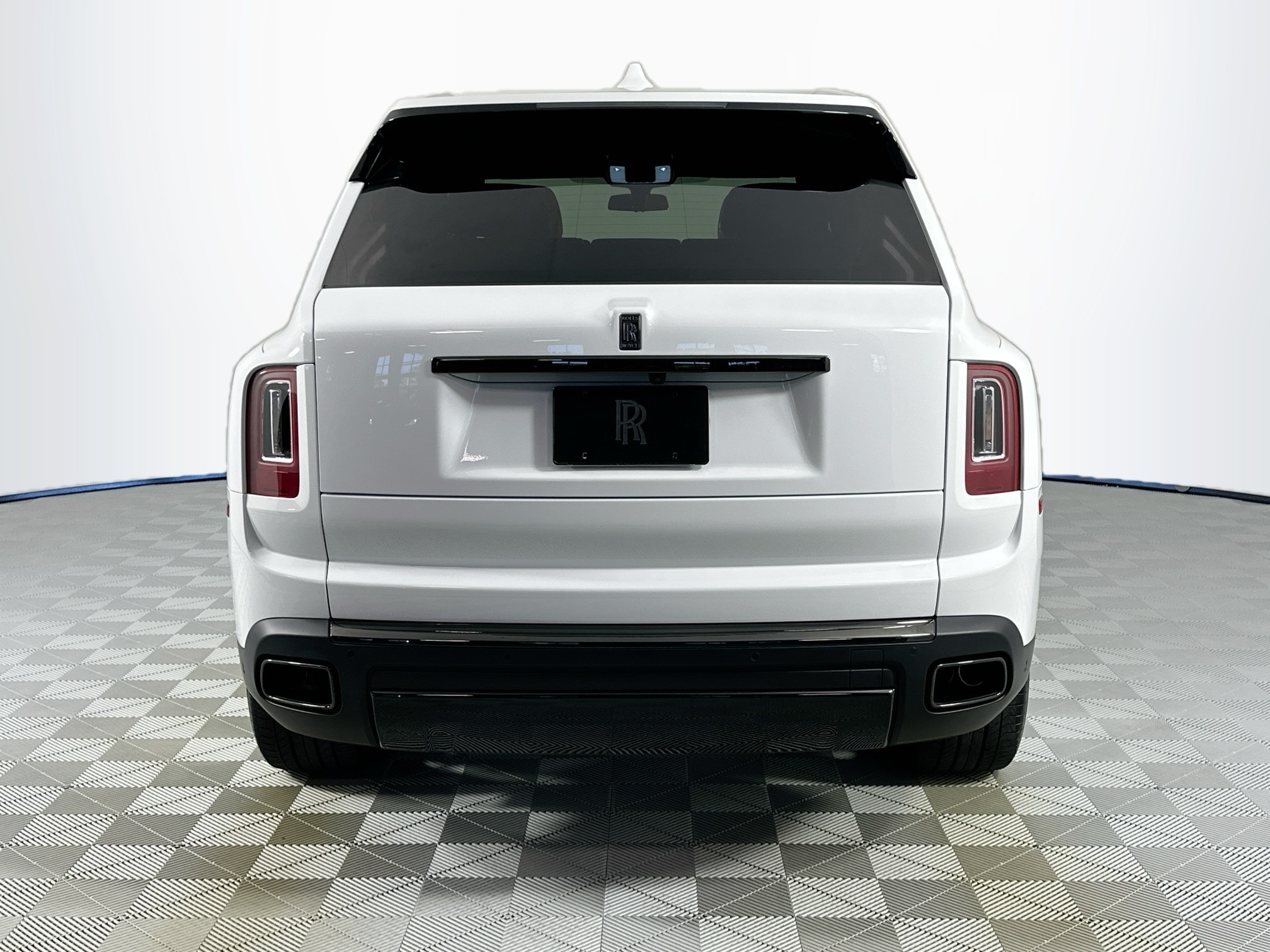 used 2023 Rolls-Royce Cullinan car, priced at $369,999