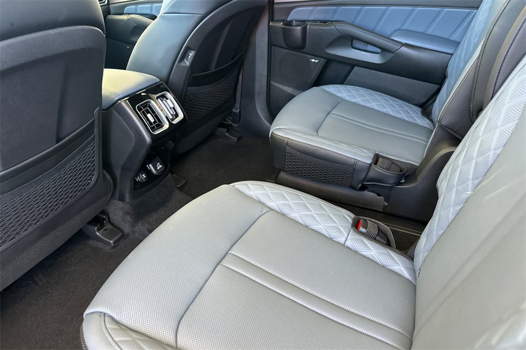 new 2025 Kia Sorento Hybrid car, priced at $48,825