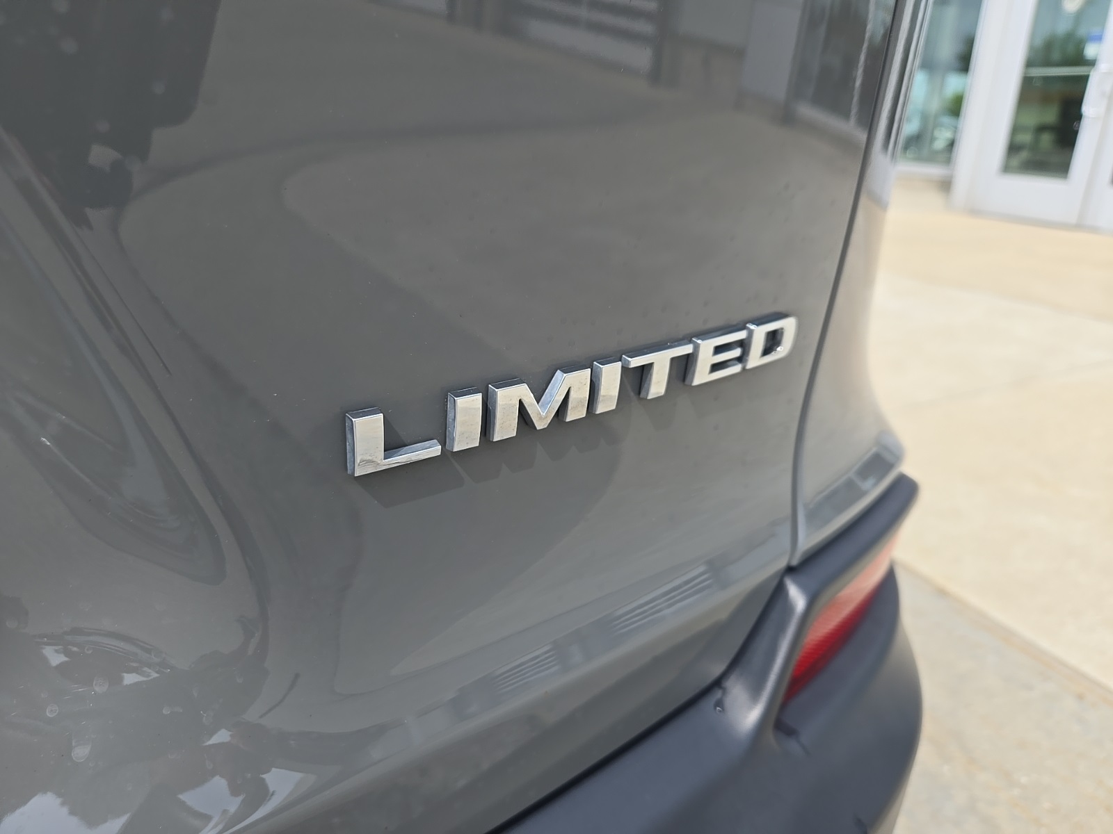 used 2020 Jeep Cherokee car, priced at $21,846