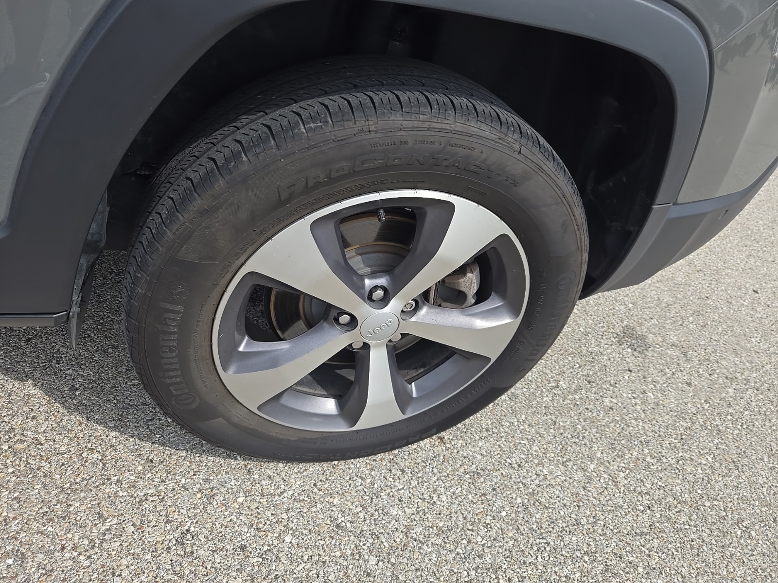 used 2020 Jeep Cherokee car, priced at $21,846