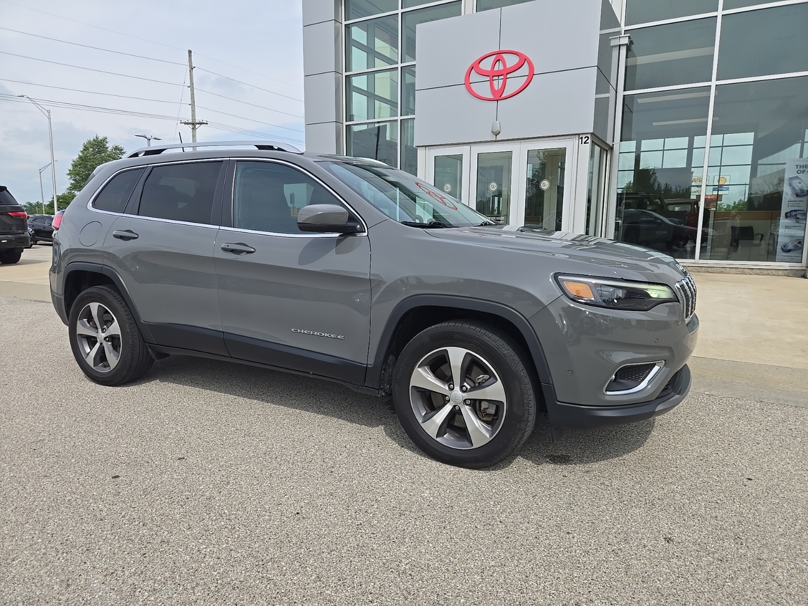 used 2020 Jeep Cherokee car, priced at $21,846
