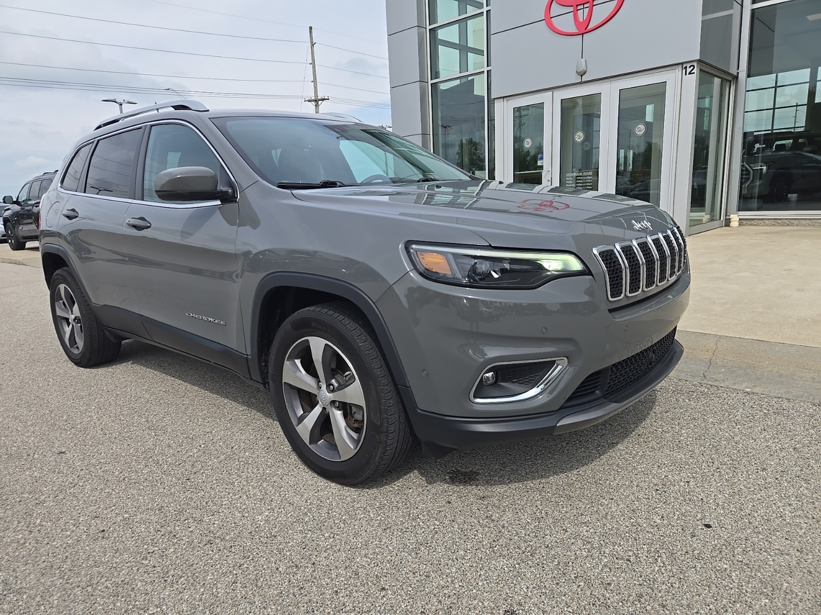 used 2020 Jeep Cherokee car, priced at $21,846