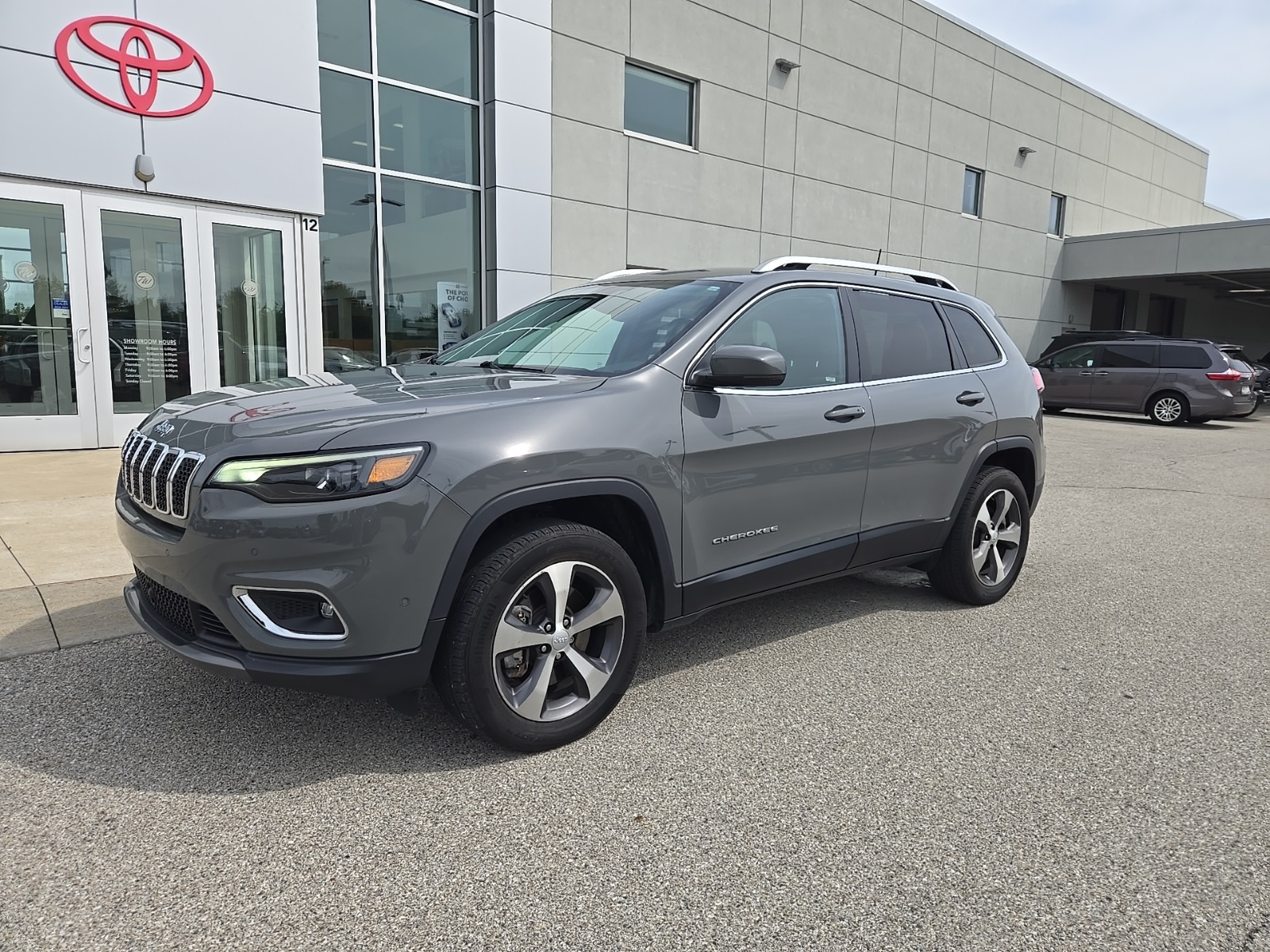 used 2020 Jeep Cherokee car, priced at $21,846
