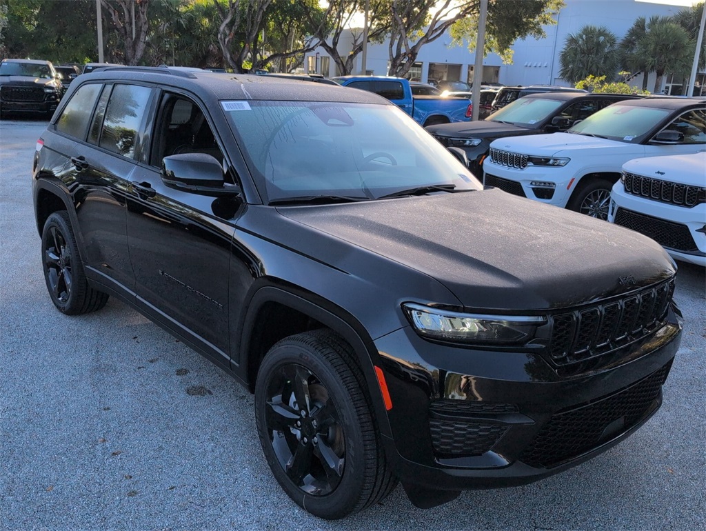 new 2025 Jeep Grand Cherokee car, priced at $36,125