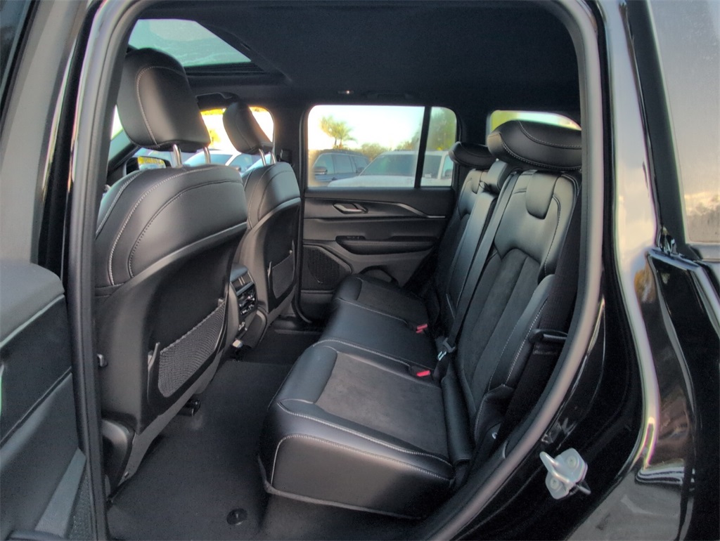 new 2025 Jeep Grand Cherokee car, priced at $36,125